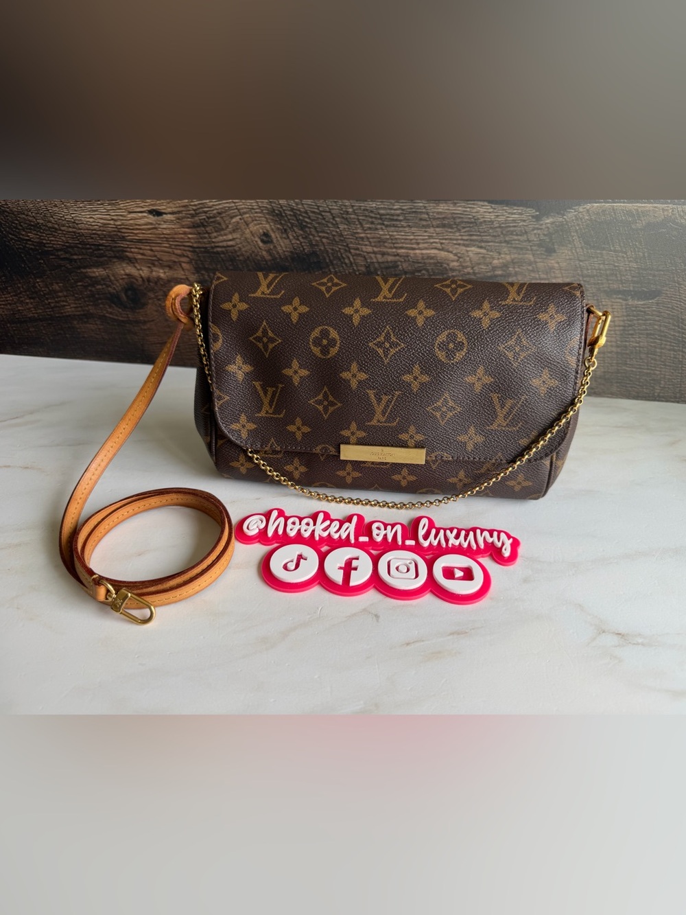 Authentic Louis Vuitton Favorite MM Monogram Shoulder Handbag Crossbody Purse